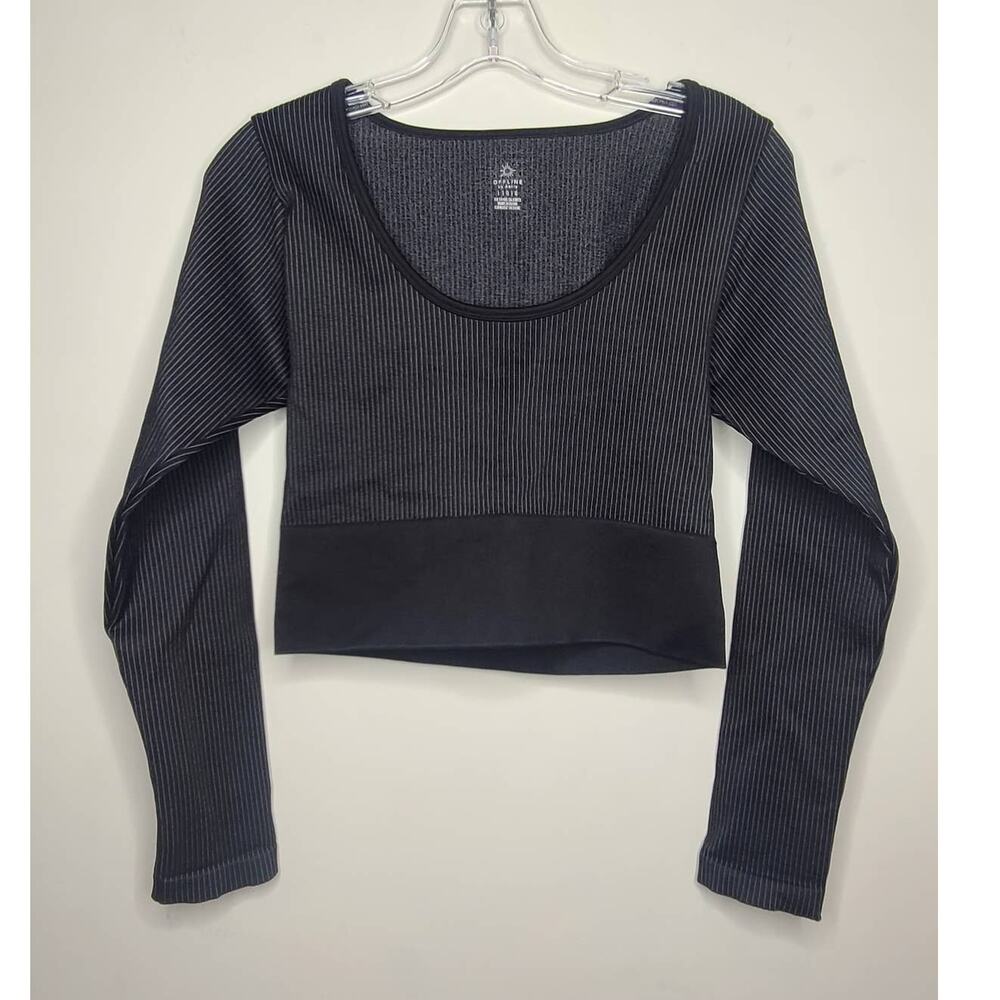 NWT American Eagle Aerie Offline black striped long sleeve athletic crop - large